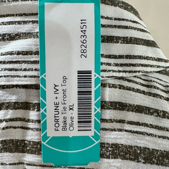 Fortune & Ivy top NWT - Picture 3 of 4